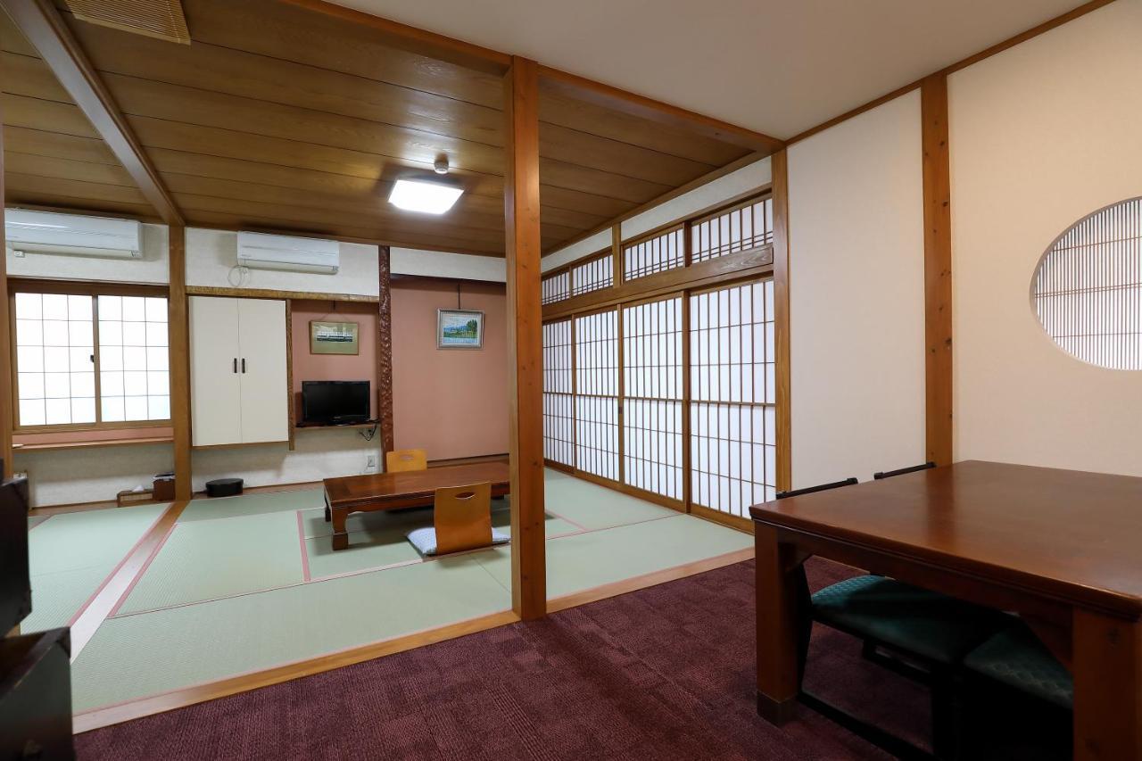 Tsukasaya Ryokan สึรุโอกะ ภายนอก รูปภาพ